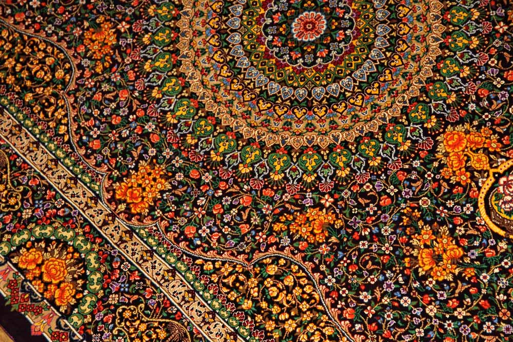 最高級手織りセンターラグ、クムシルクのペルシャ絨毯60022,サイズ：146x100 CM (フサ含まず））
