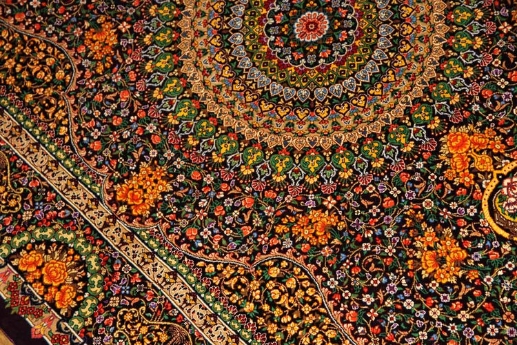 最高級手織りセンターラグ、クムシルクのペルシャ絨毯60022,サイズ：146x100 CM (フサ含まず））