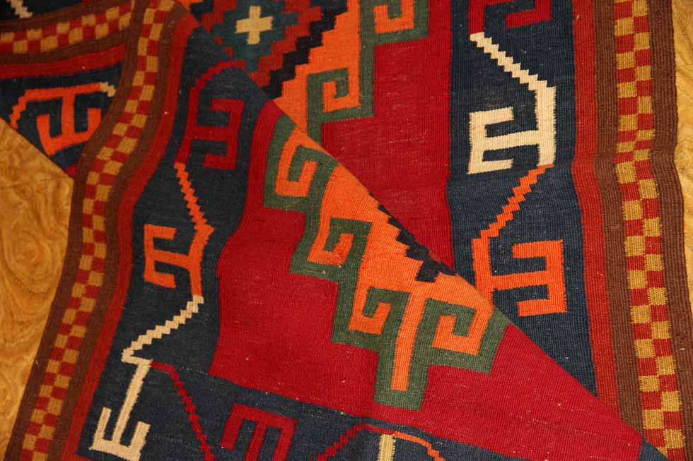 シラズのセンターラグキリム手織りイラン製93000、サイズ：146x90 cm