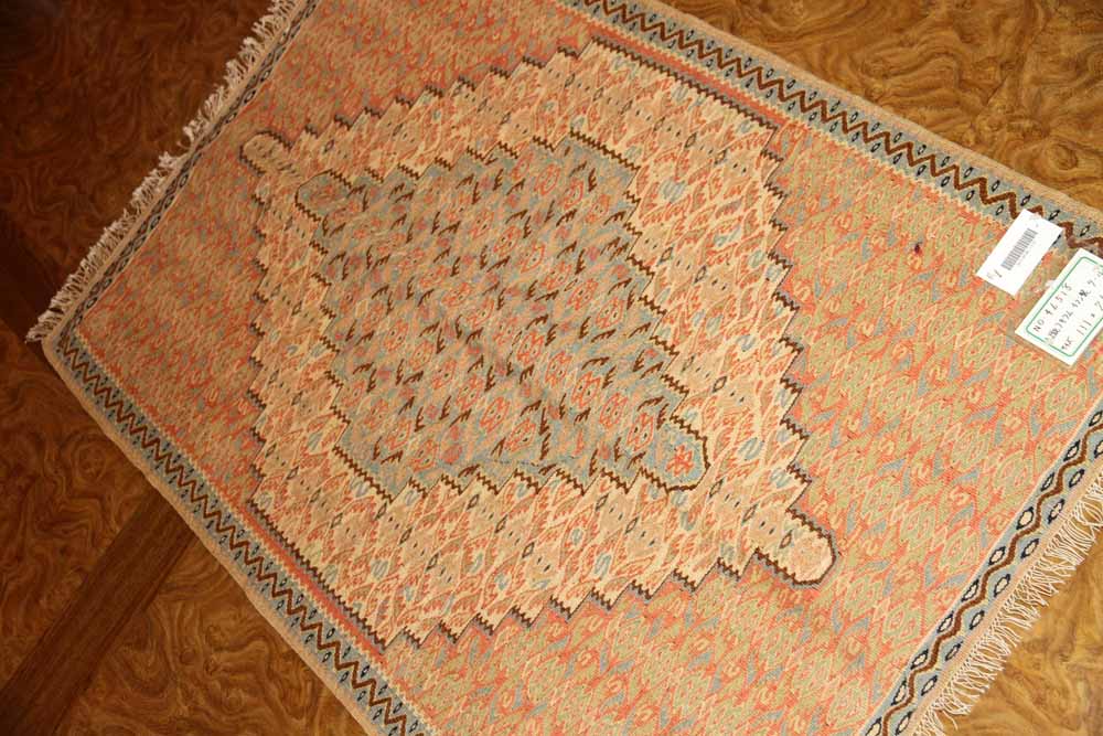 高級手織りペルシャキリムセネ産地ウール46518、サイズ：111x75CM（フサ含まず)