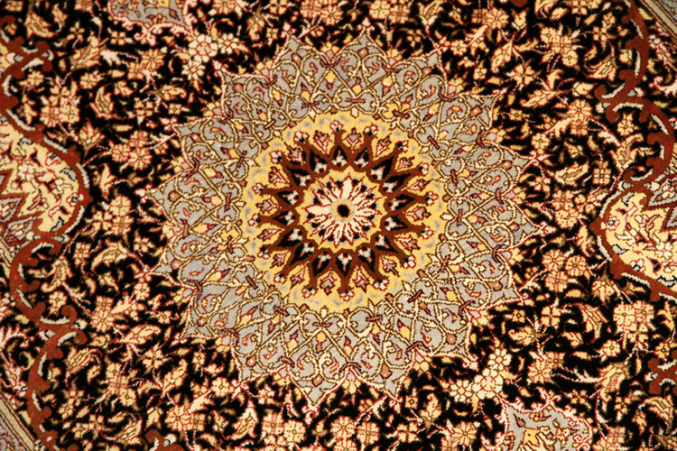 緑色のペルシャ絨毯玄関マットシルク50064、グリーンラグマット、サイズ：120x79 CM