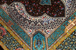 シルクのペルシャラグ高品質手織りイラン製絨毯60008、サイズ：195x134 CM (フサ含まず）