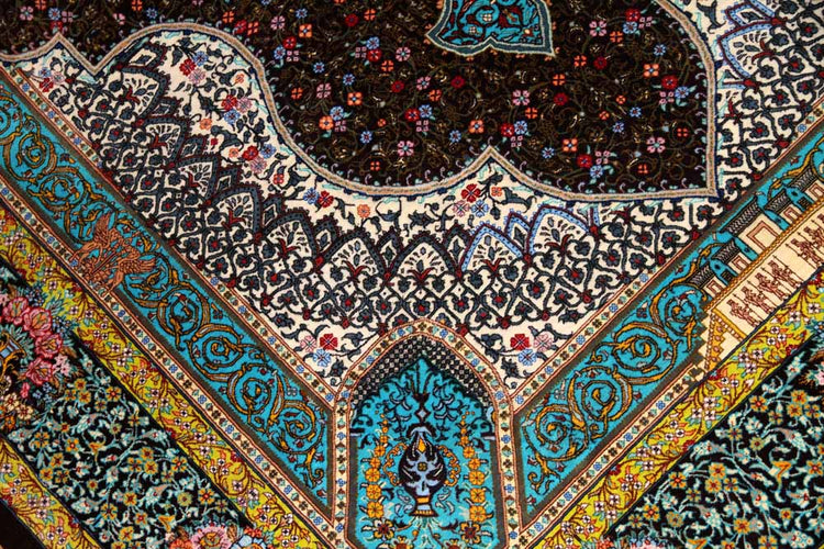 シルクのペルシャラグ高品質手織りイラン製絨毯60008、サイズ：195x134 CM (フサ含まず）