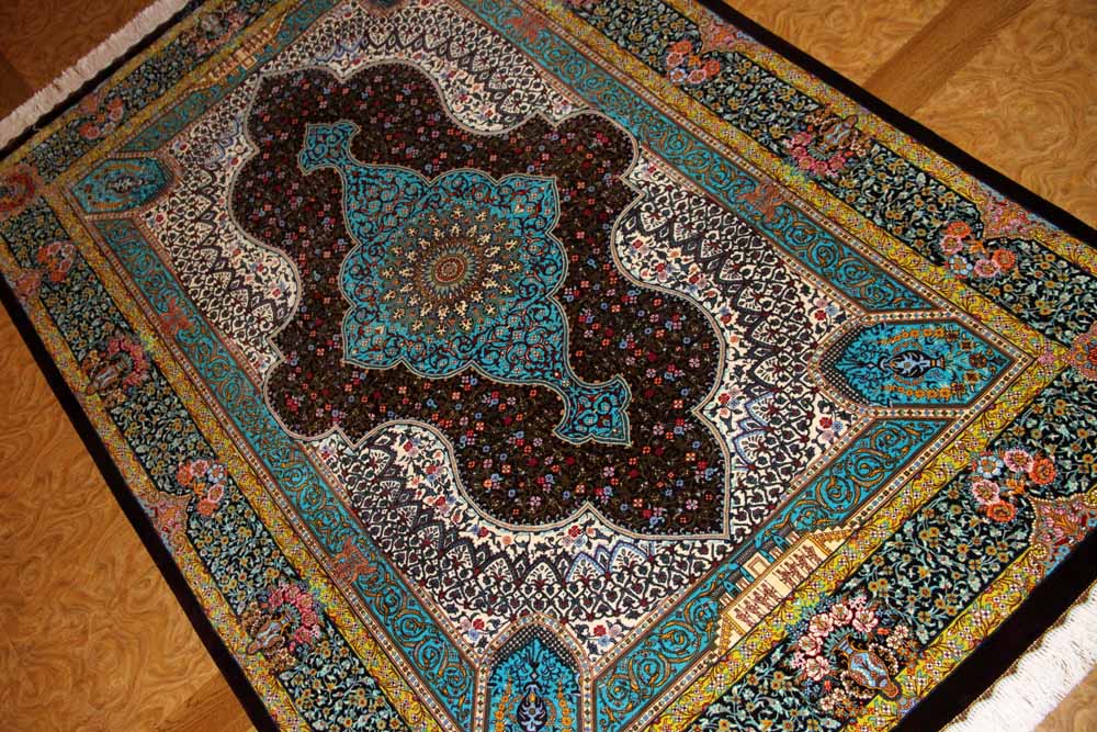 シルクのペルシャラグ高品質手織りイラン製絨毯60008、サイズ：195x134 CM (フサ含まず）