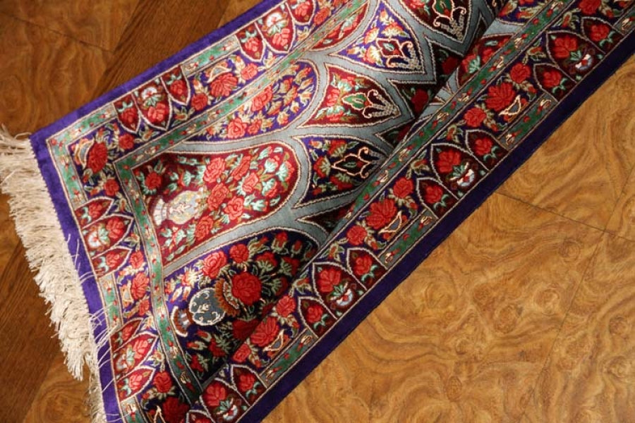 珍しいデザインの玄関マットシルクペルシャ絨毯56042、工房：RAHIMI、サイズ： 91x60 CM