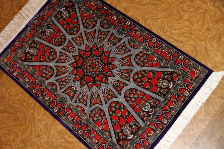 珍しいデザインの玄関マットシルクペルシャ絨毯56042、工房：RAHIMI、サイズ： 91x60 CM