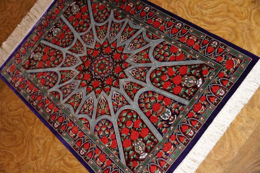 珍しいデザインの玄関マットシルクペルシャ絨毯56042、工房：RAHIMI、サイズ： 91x60 CM