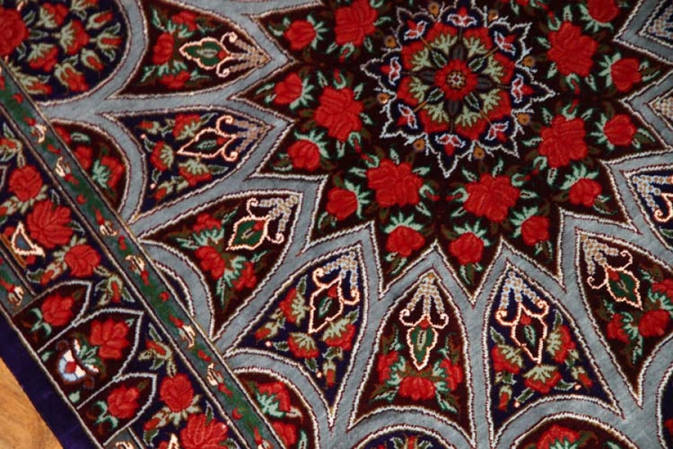 珍しいデザインの玄関マットシルクペルシャ絨毯56042、工房：RAHIMI、サイズ： 91x60 CM