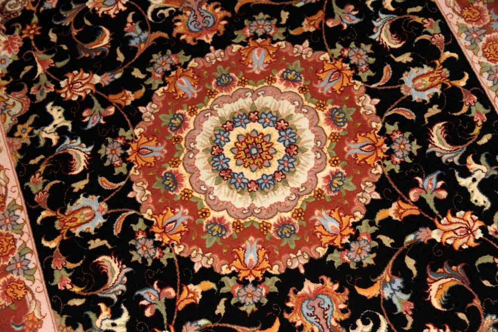 高級手織りペルシャ絨毯、タブリーズセンターラグ777000、サイズ：150x102 CM（フサ含まず）