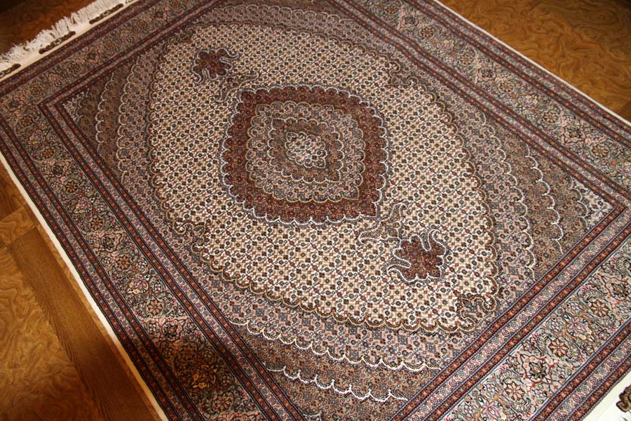 イラン輸入高級手織りペルシャタブリーズマヒ57056、KAMALOLMOLK工房、サイズ：208x154ｃｍ（フサ含まず）