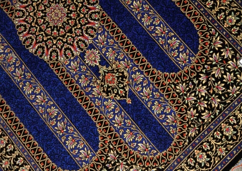 クムシルク手織りペルシャ絨毯、人気モハラマトデザインと綺麗なブルー色玄関マット146995