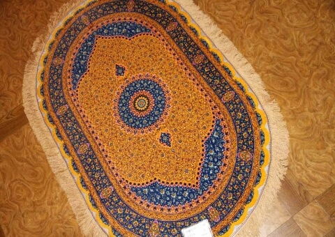 ペルシャ絨毯シルクの楕円形、とても可愛い黄色145834