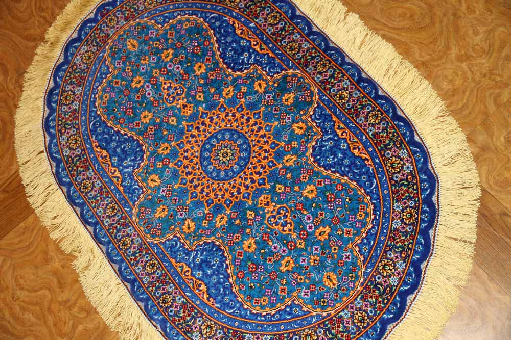 ペルシャ絨毯シルクの楕円形、とても綺麗な黄色145952