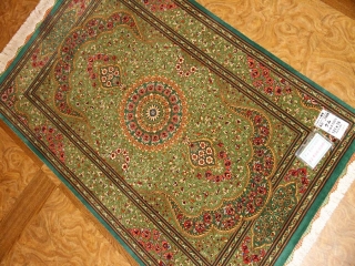 高級手作りペルシャ絨毯クムシルクグリーン57008、green carpet silk