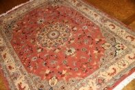 手織りペルシャ絨毯タブリーズラグピンク色55479、ピンクじゅうたん